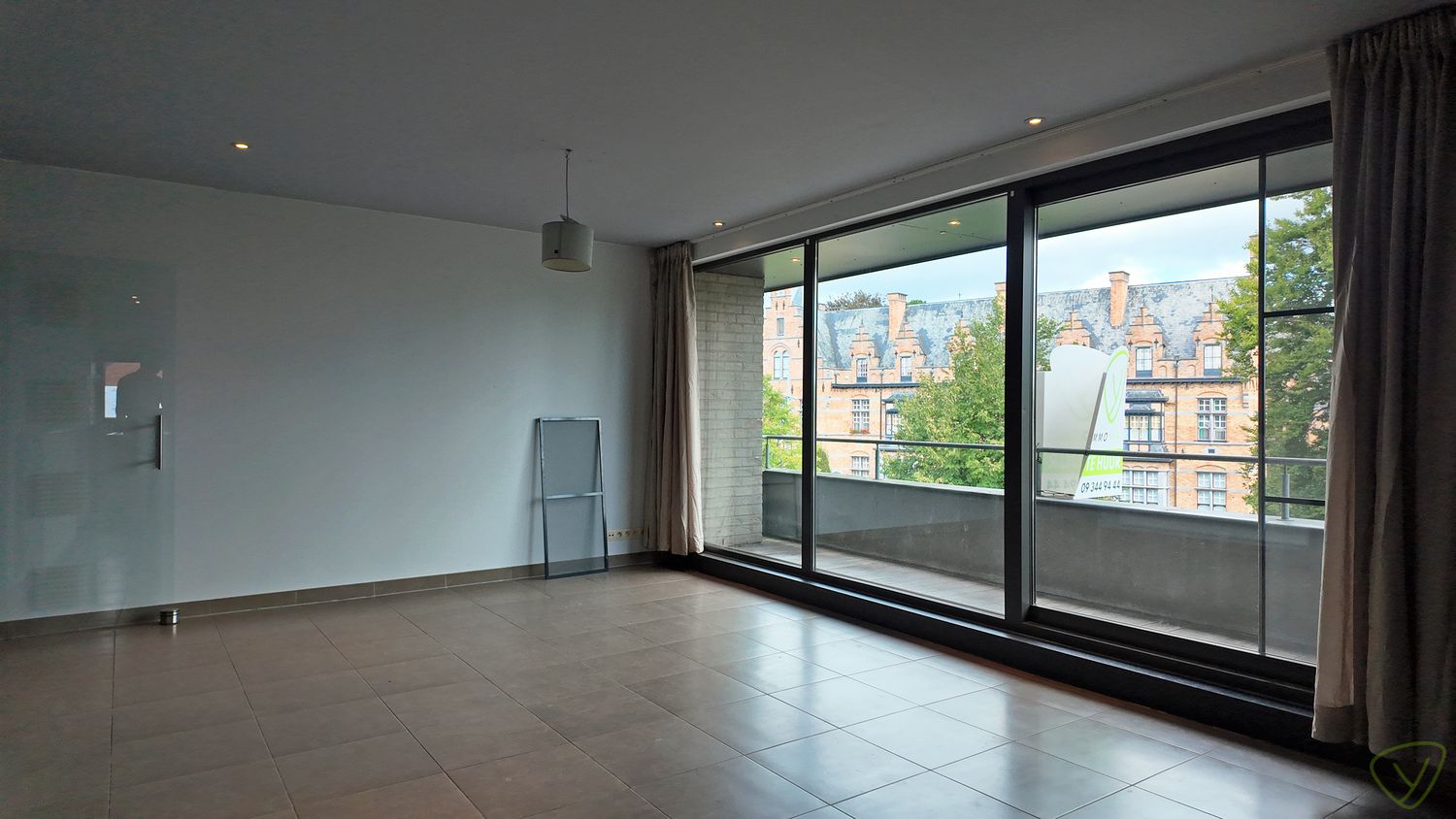 Ruim appartement gelegen in het centrum van Eeklo! foto 5
