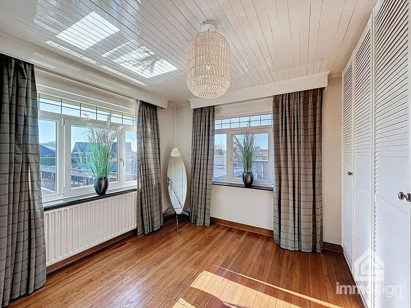 Exclusieve woning voorzien van dubbele garage en bedrijfshal op de Nederlandse grens foto 32