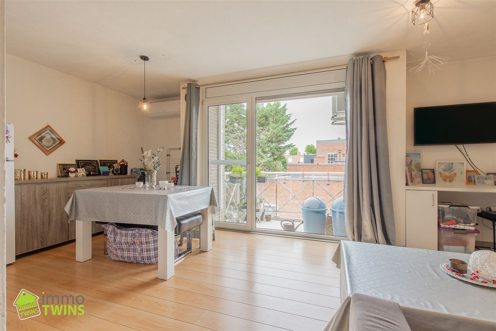 Instapklare studio met terras in centrum Lokeren foto {{pictureIndex}}