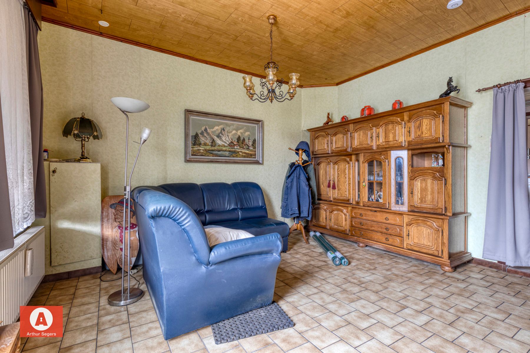 Te renoveren half-open bebouwing op gunstige ligging foto 3
