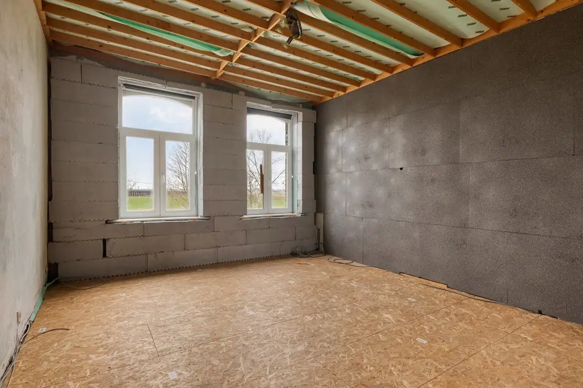 Polyvalente woning te Oudenburg met grote parking foto 14