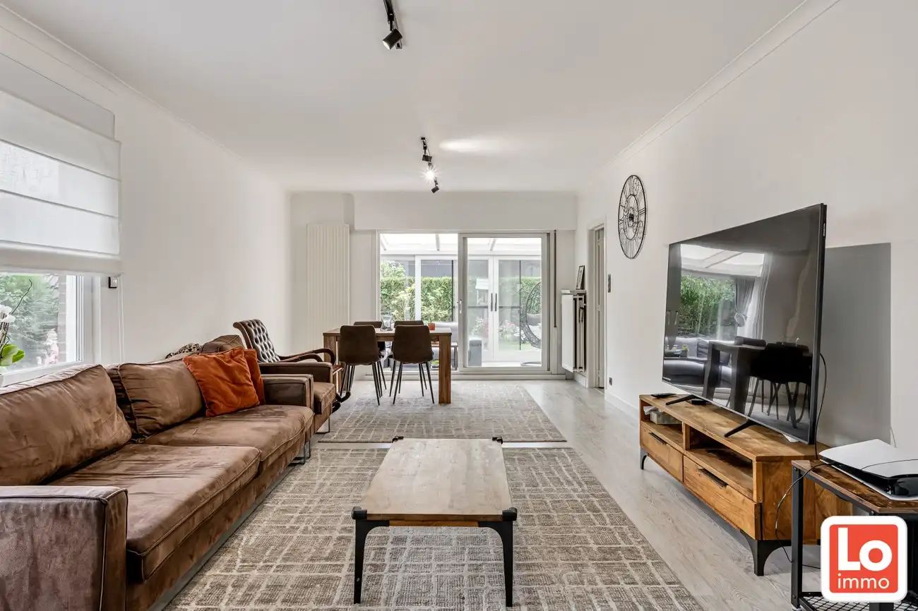 Mooie instapklare open gelijkvloers woning met extra garage op een heel rustige locatie in Lochristi foto 3