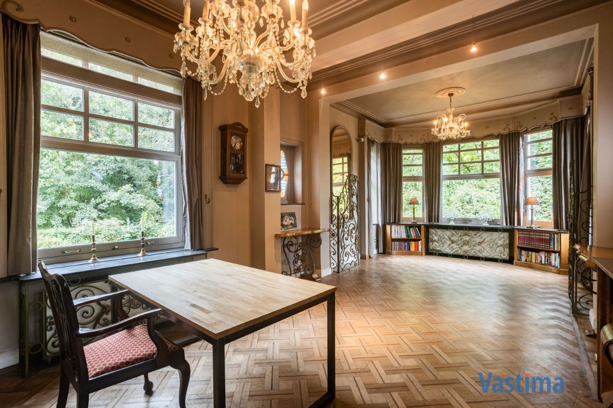 Karaktervolle villa met authentieke charme in een groene setting foto 13