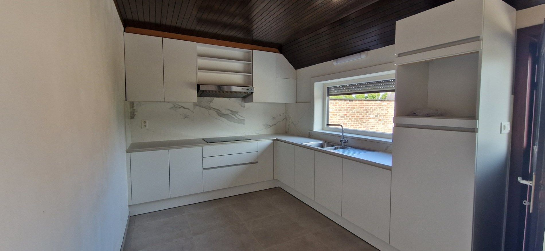 CHARMANTE WONING NABIJ CENTRUM WINGENE foto 4