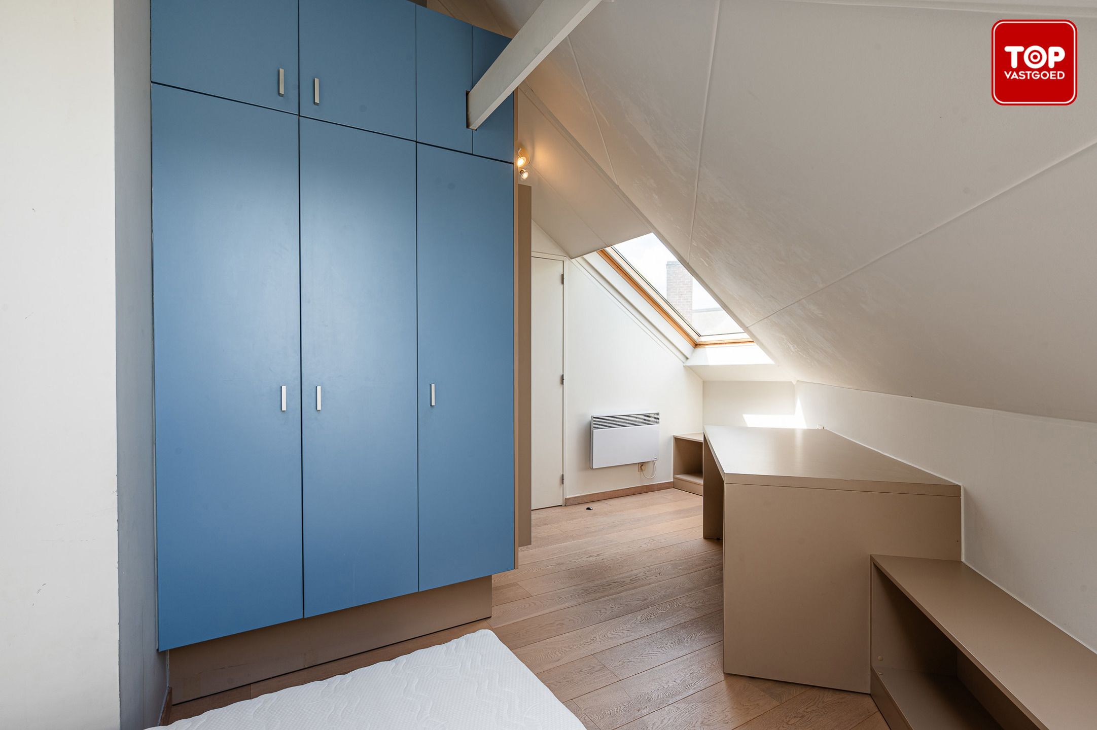 Open bebouwing een perceel van 690m² met mooie tuin en garage.  foto 27