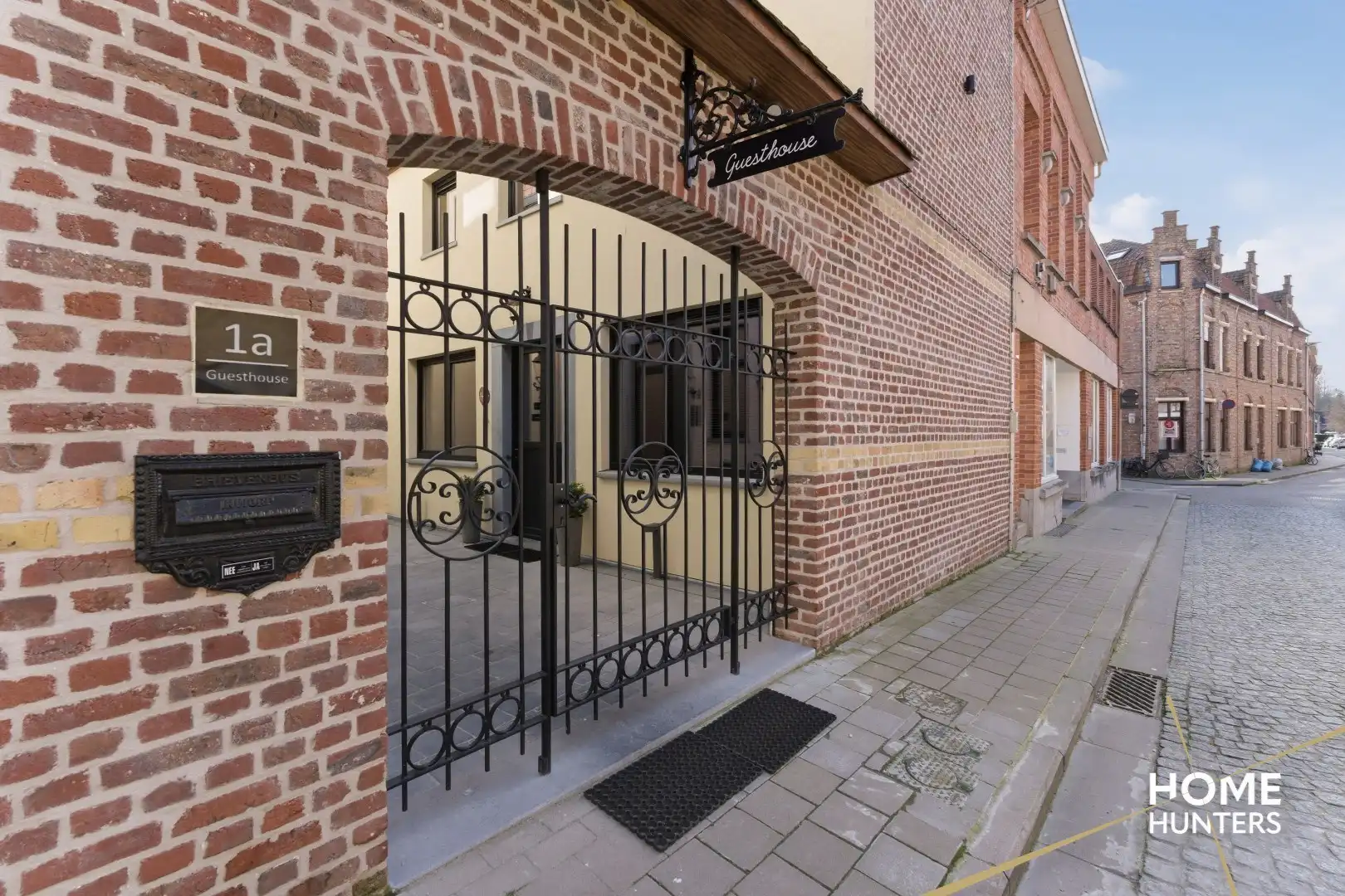 Topinvestering in vakantievastgoed – 6 volledig uitgeruste vakantie-appartementen in historisch centrum Ieper foto 3