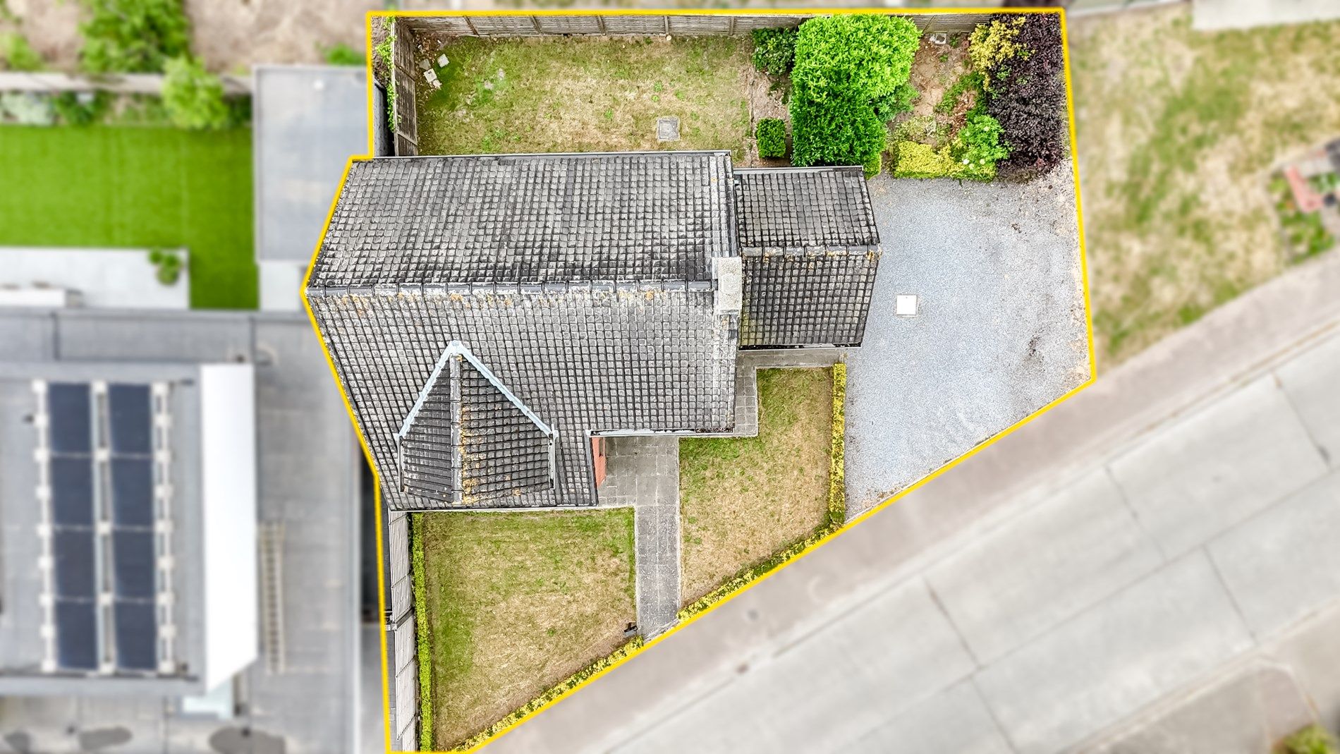 Alleenstaande woning in het centrum van Torhout! foto 14