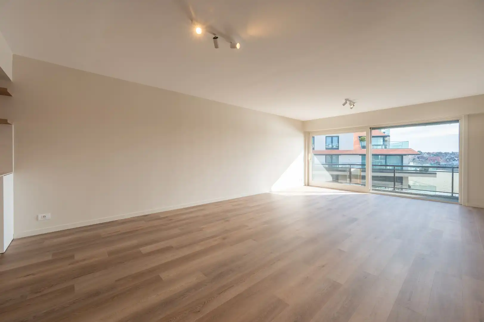 Ruim en zonnig appartement van 122 m² met open zicht op het Zegemeer. foto 2