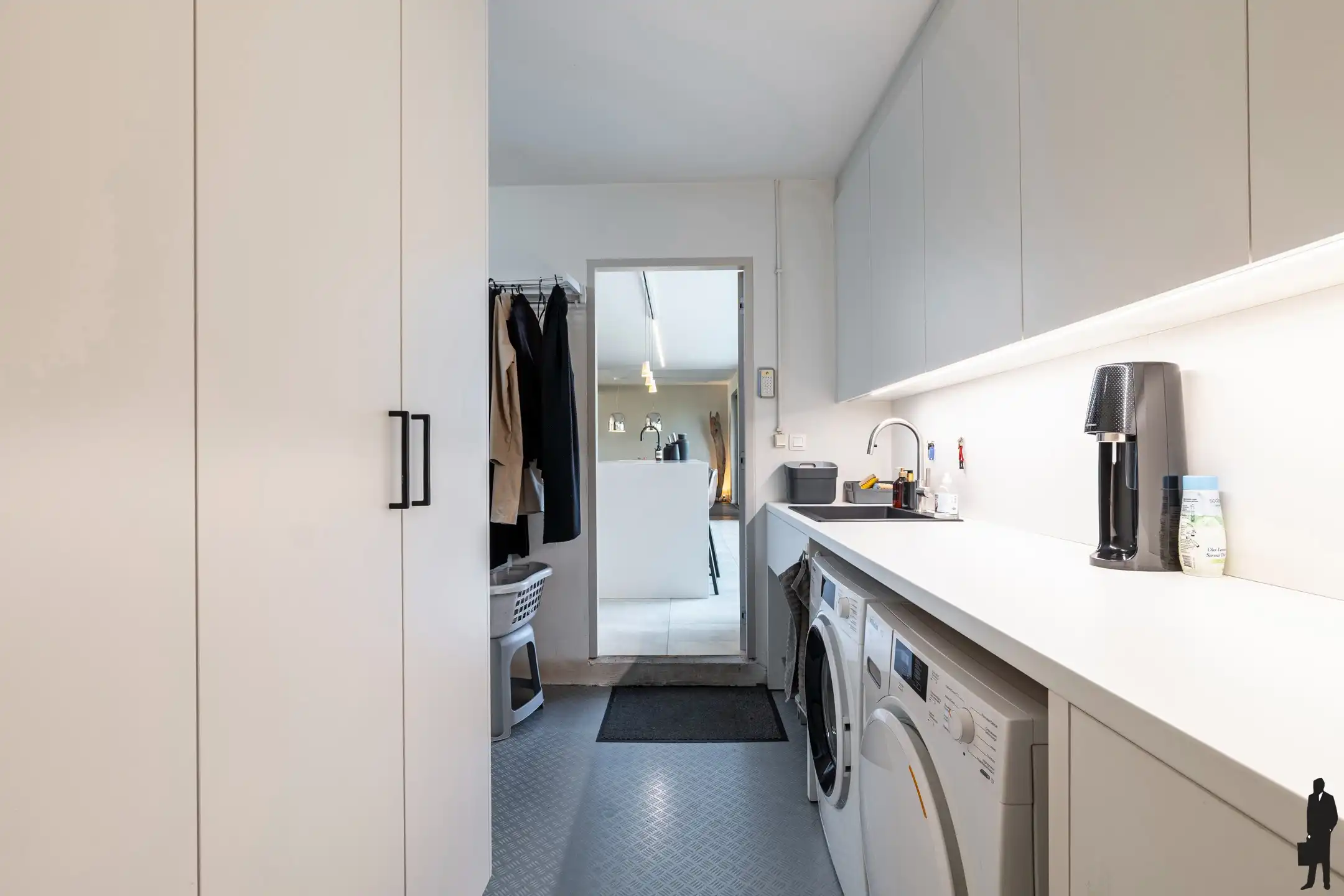 Charmante gerenoveerde villa op perceel van 1.389 m² foto 21