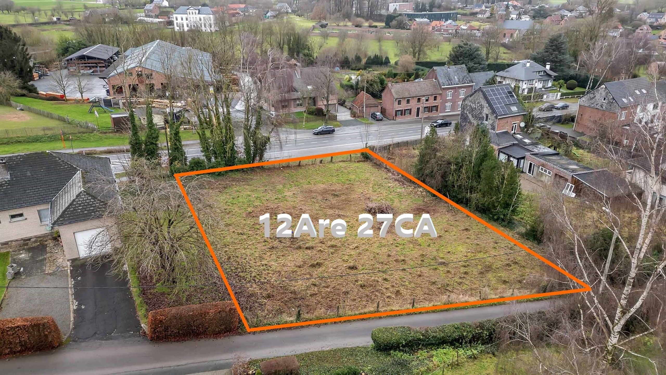 Perceel bouwgrond voor open bebouwing op 12a 27ca foto {{pictureIndex}}