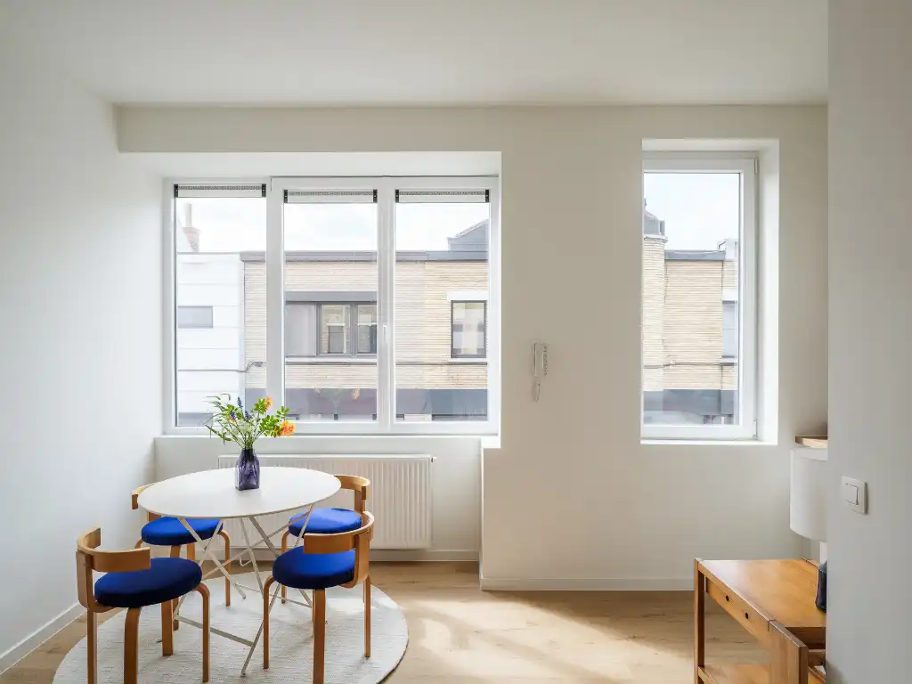 Opbrengsteigendom met 3 vergunde studio's op topligging in Gent foto {{pictureIndex}}