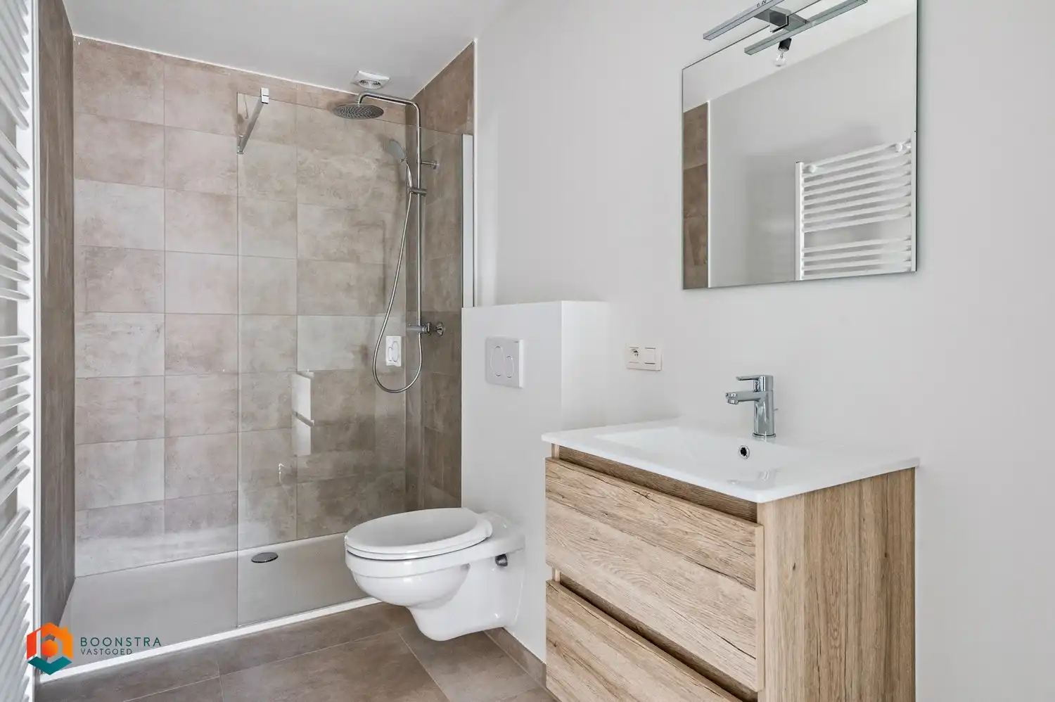 Gerenoveerde woning met 3 slpkrs foto 11