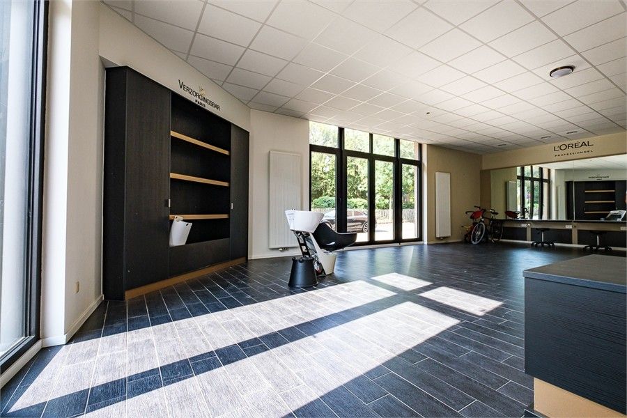 HANDELSRUIMTE TE HUUR OP CENTRALE LIGGING IN SINT-TRUIDEN foto 5