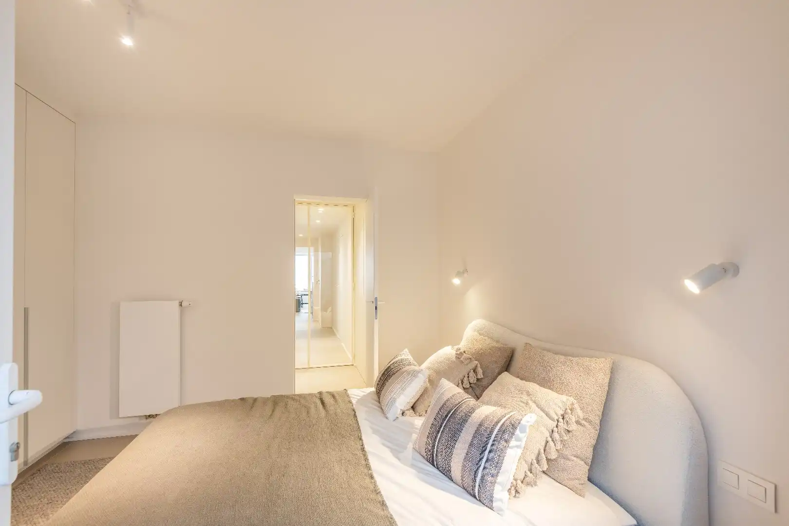 Mooi vernieuwd appartement schitterend gelegen op de Zeedijk vlakbij het Rubensplein foto 12