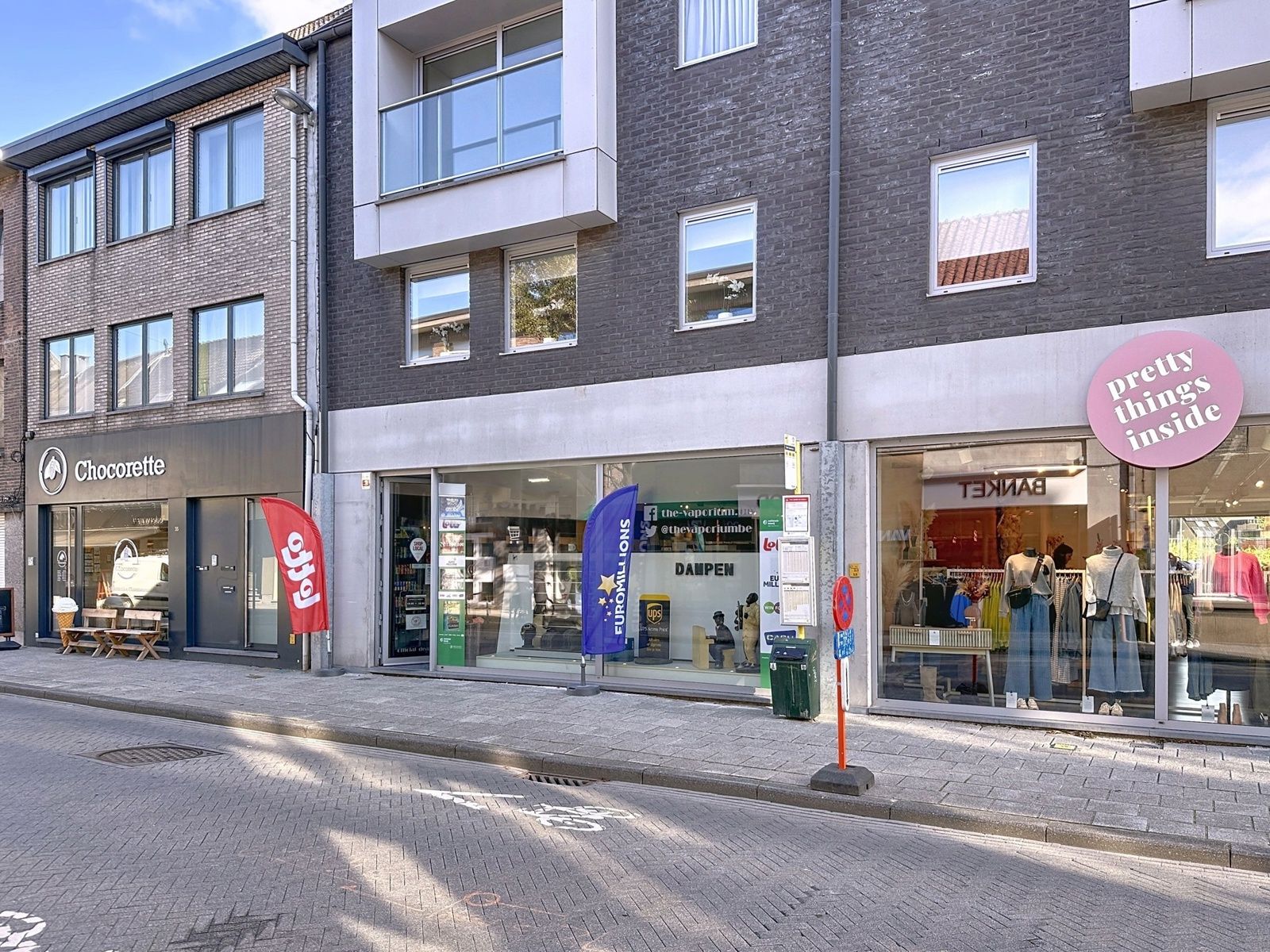 Handelsruimte te koop in centrum Aartselaar – met ruime vitrine en A-label EPC foto 2