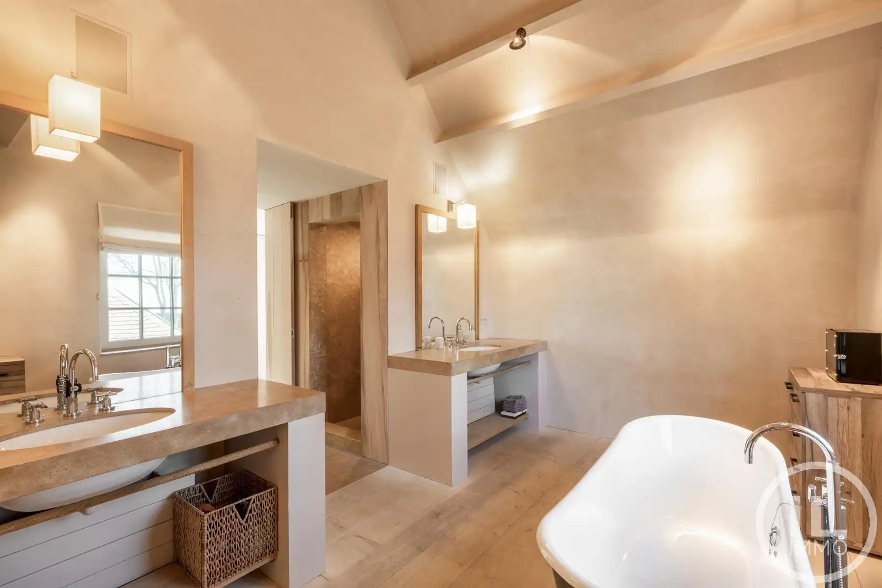 Schitterend domein van 7,7 ha met prachtige villa, zwembad, guesthouse, ruime schuur en uitgebreide paardenfaciliteiten. foto 20