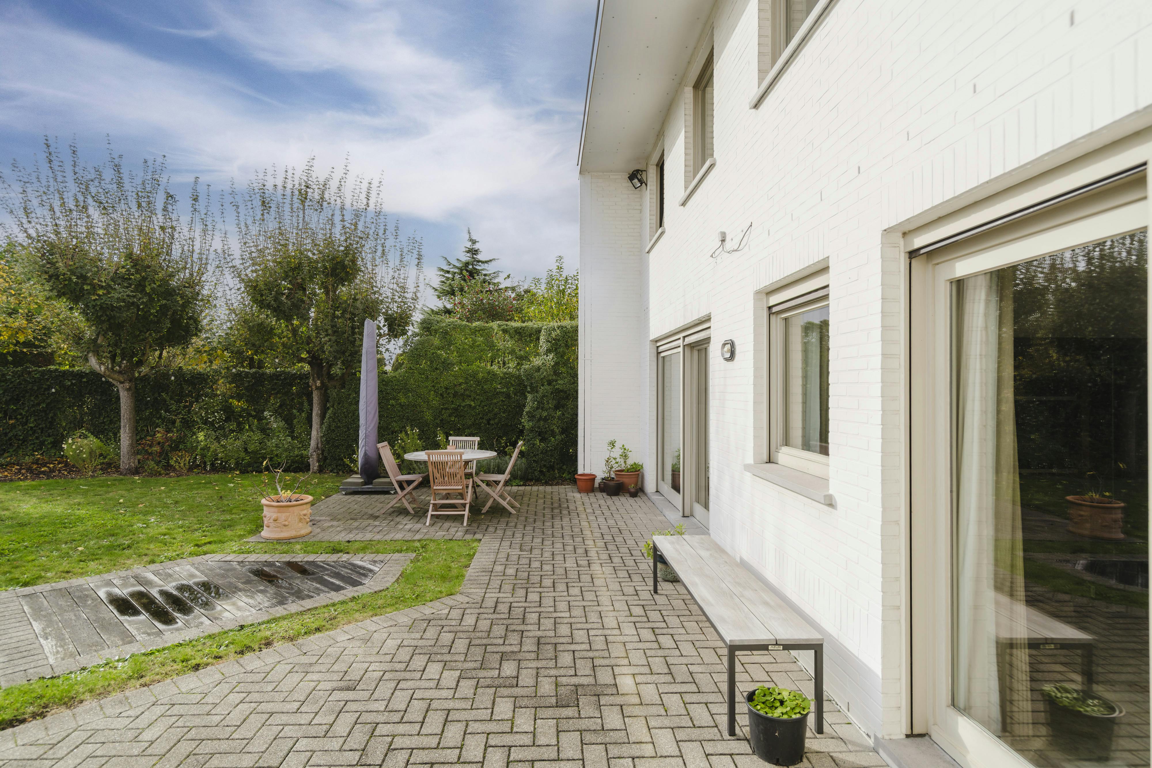 Ruime, gerenoveerde villa op 1327 m² met zuidgerichte tuin in rustige villawijk foto 5