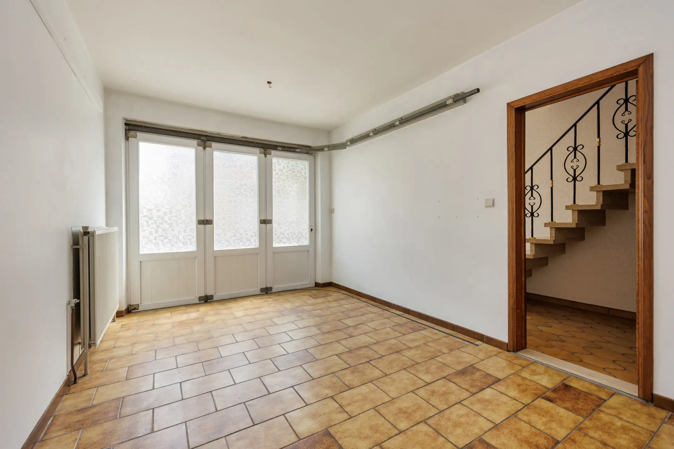 Te renoveren 3slpk-woning met 2 garages & tuin nabij centrum foto 22