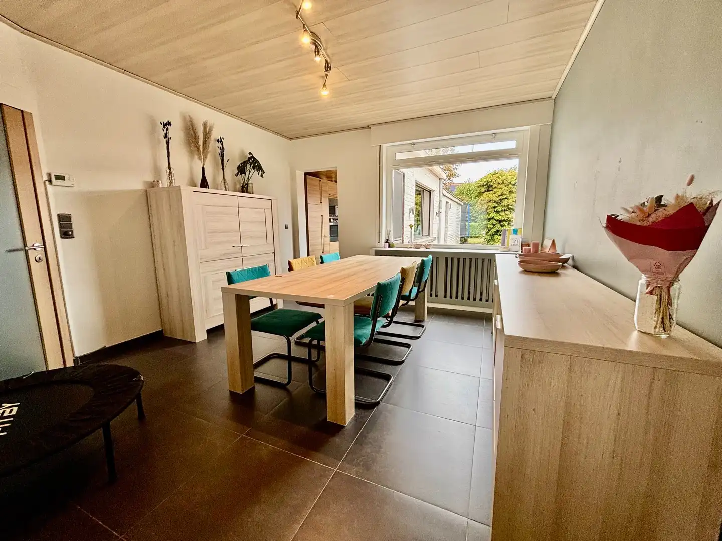 Instapklare halfopen bebouwing met veel ruimte, garage en zonnige tuin foto 5