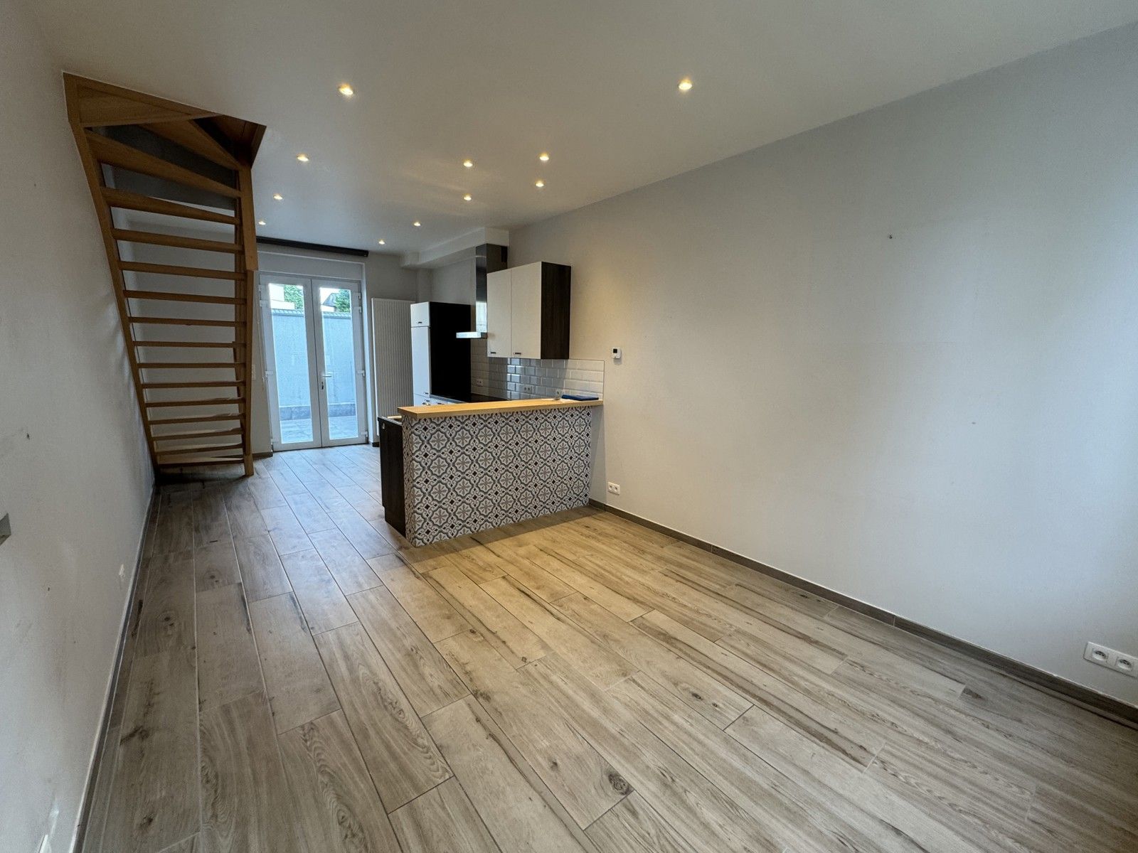 Kleine woning met 1 slaapkamer en terras foto 2