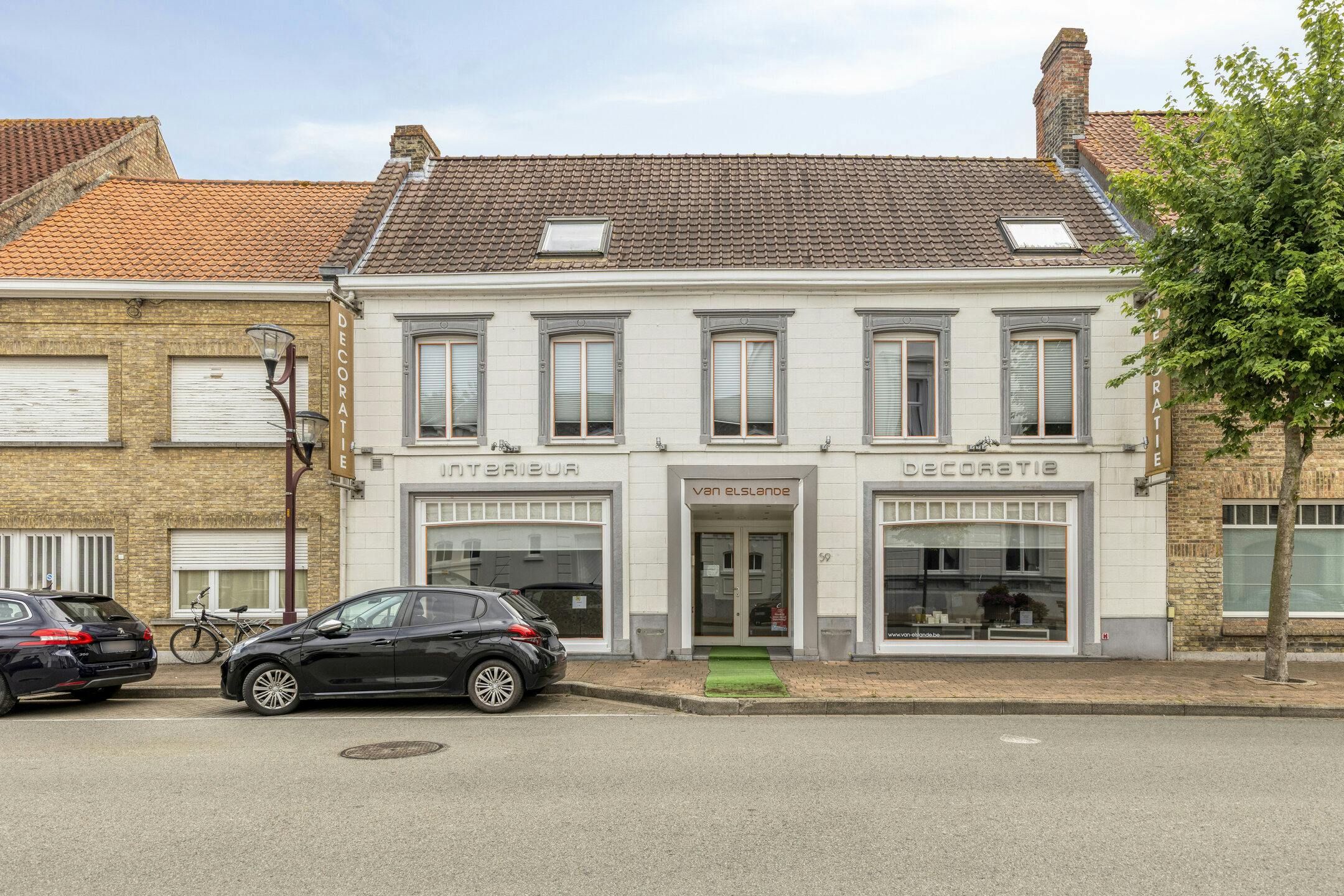 Woning met handelsgelijkvloers, atelier en garages te Veurne foto 11