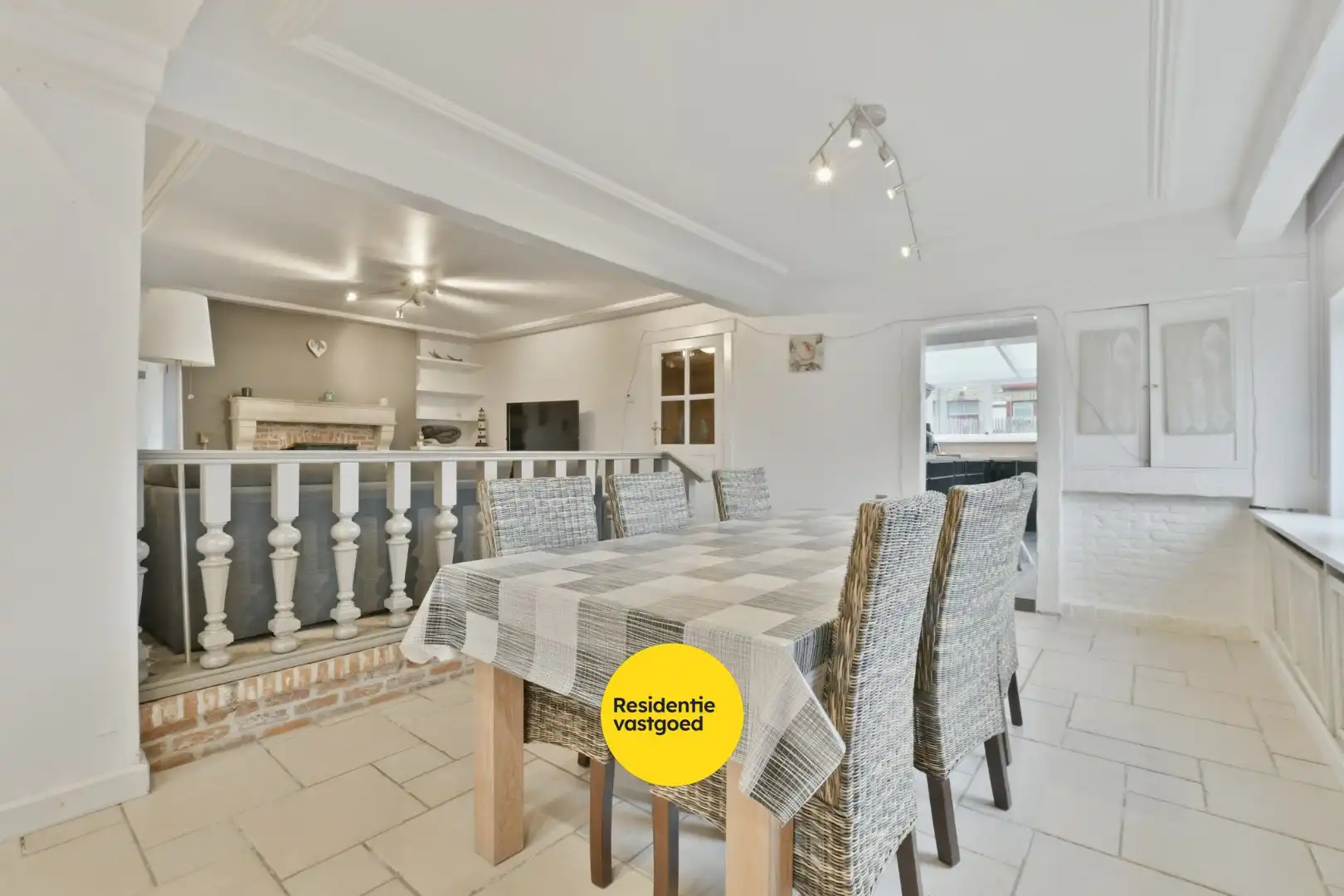 Ruime villa (201m²) op wandelafstand van het centrum en strand te Blankenberge! foto 4