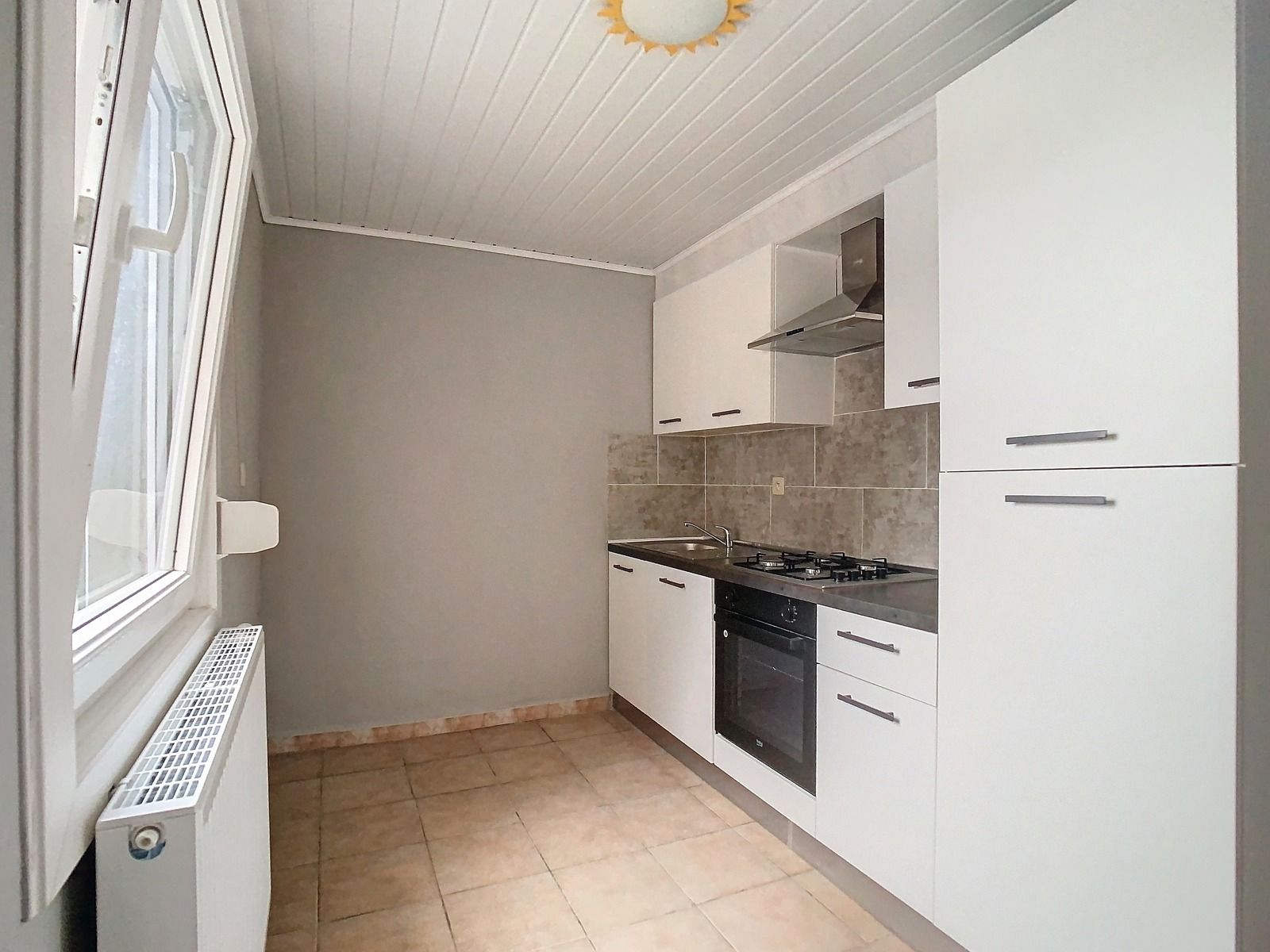 Ruime woning met 3 SLPK, tuin én garage! foto 6