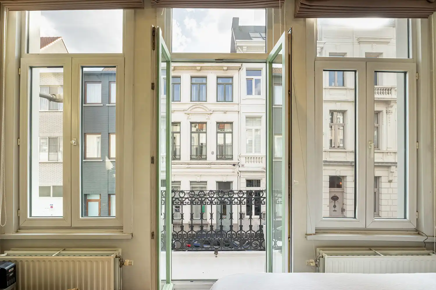 Karaktervol herenhuis met arte-déco aan de Dageraadplaats foto 18