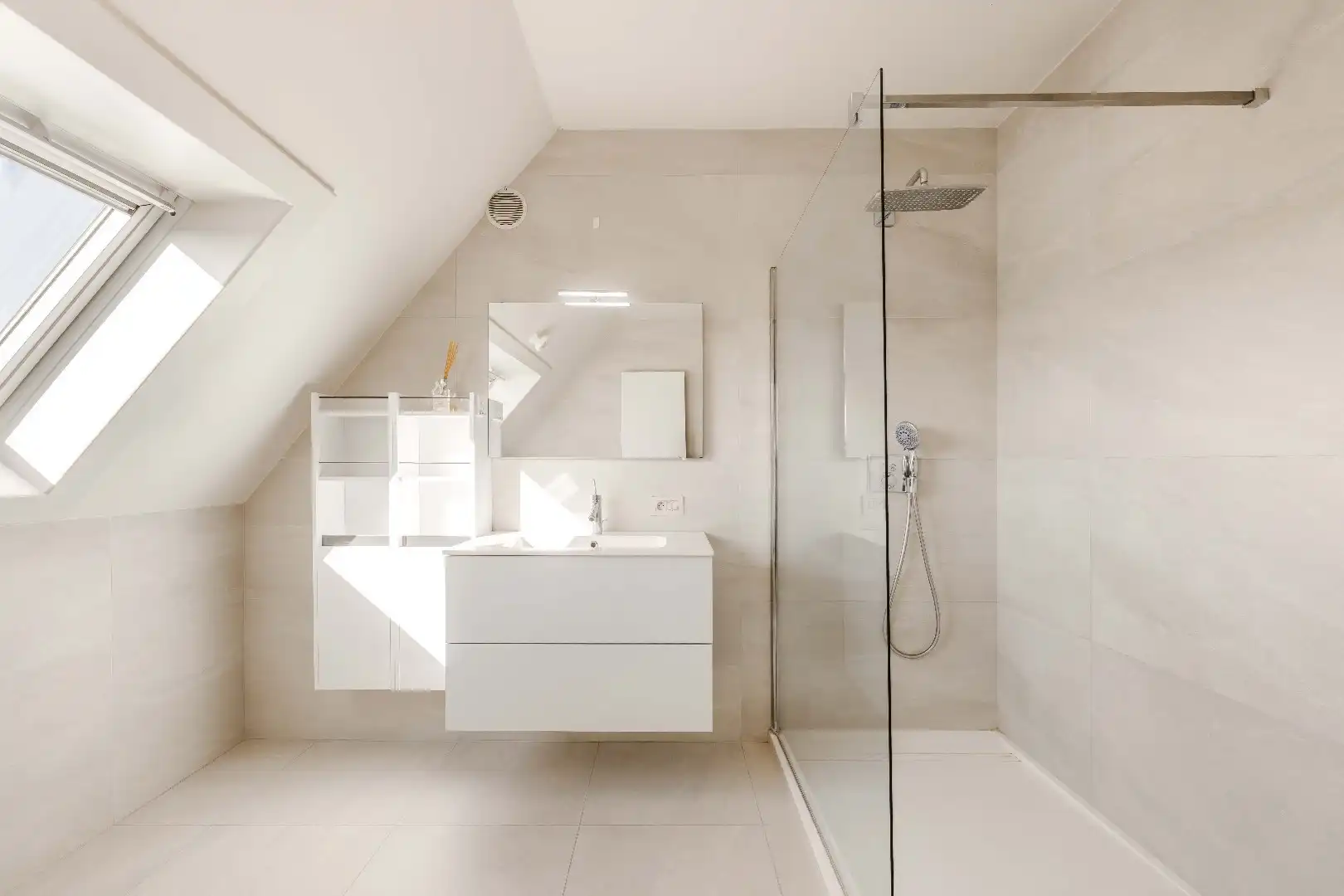 INSTAPKLAAR PENTHOUSE (114 m²) MET 2 SLKS IN HARTJE AALTER foto 11