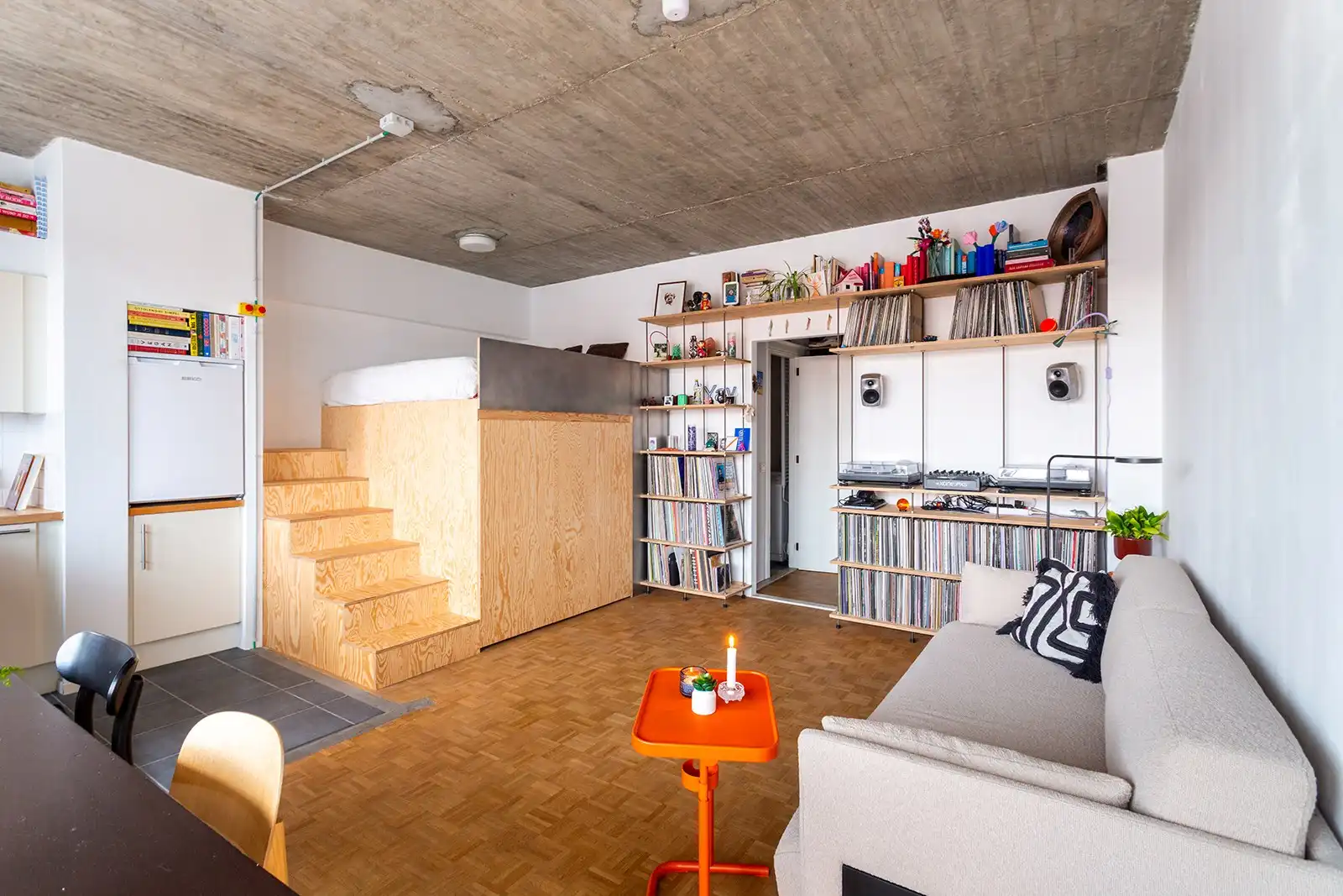 Instapklare studio met loftgevoel en zonneterras foto 14