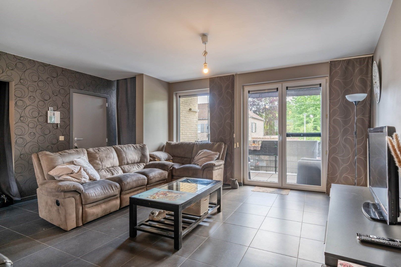 - IN OPTIE - Ruim en degelijk duplexappartement met drie slaapkamers, terras en autostandplaats in de dorpskern van Beverst foto 4