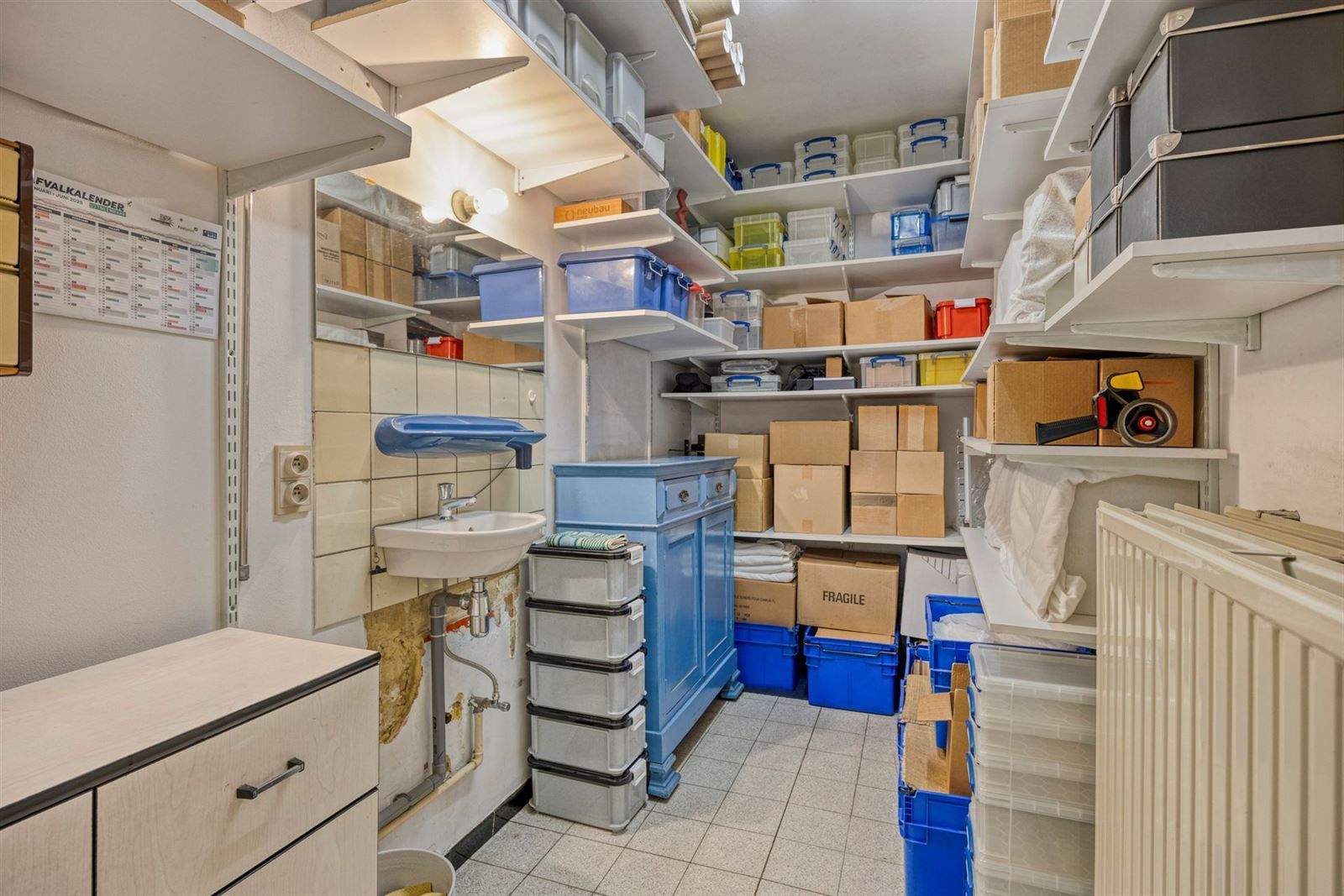 Opbrengsteigendom met handelsruimte en 3-kamer duplex appartement foto 11