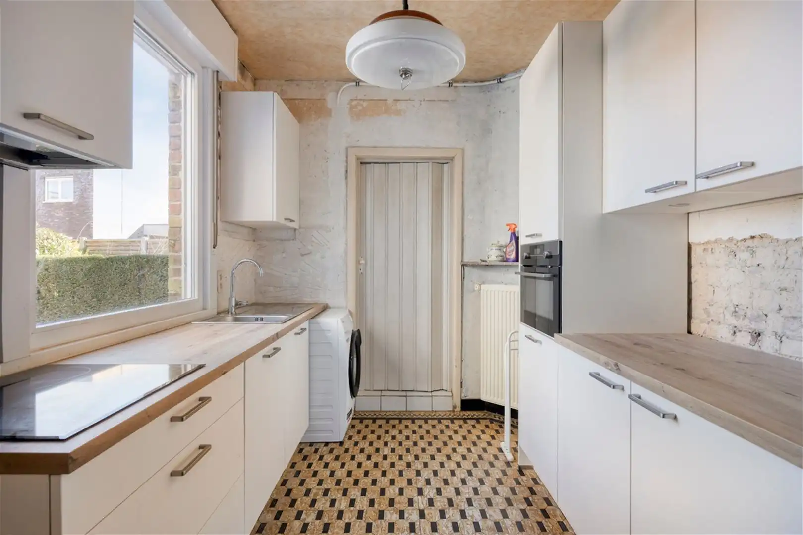 Deel te renoveren woning in deelgemeente Petegem foto 8