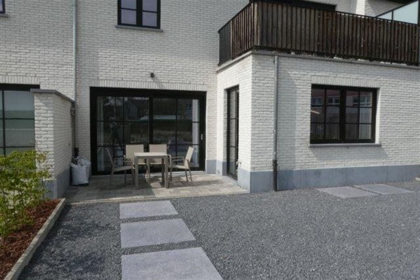 Glkvls app 94 m² - 2 slpks -  terras - autostaanplaats foto 3