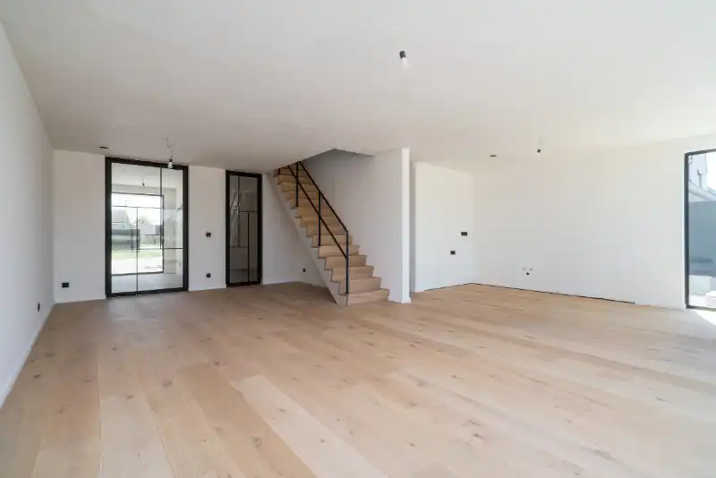 Exclusieve NIEUWBOUW DRIE-GEVELVILLA afgewerkt in duurzame materialen,  3-4 slaapkamers met dressingruimte, domotica en overal massieve eikparket. foto 5