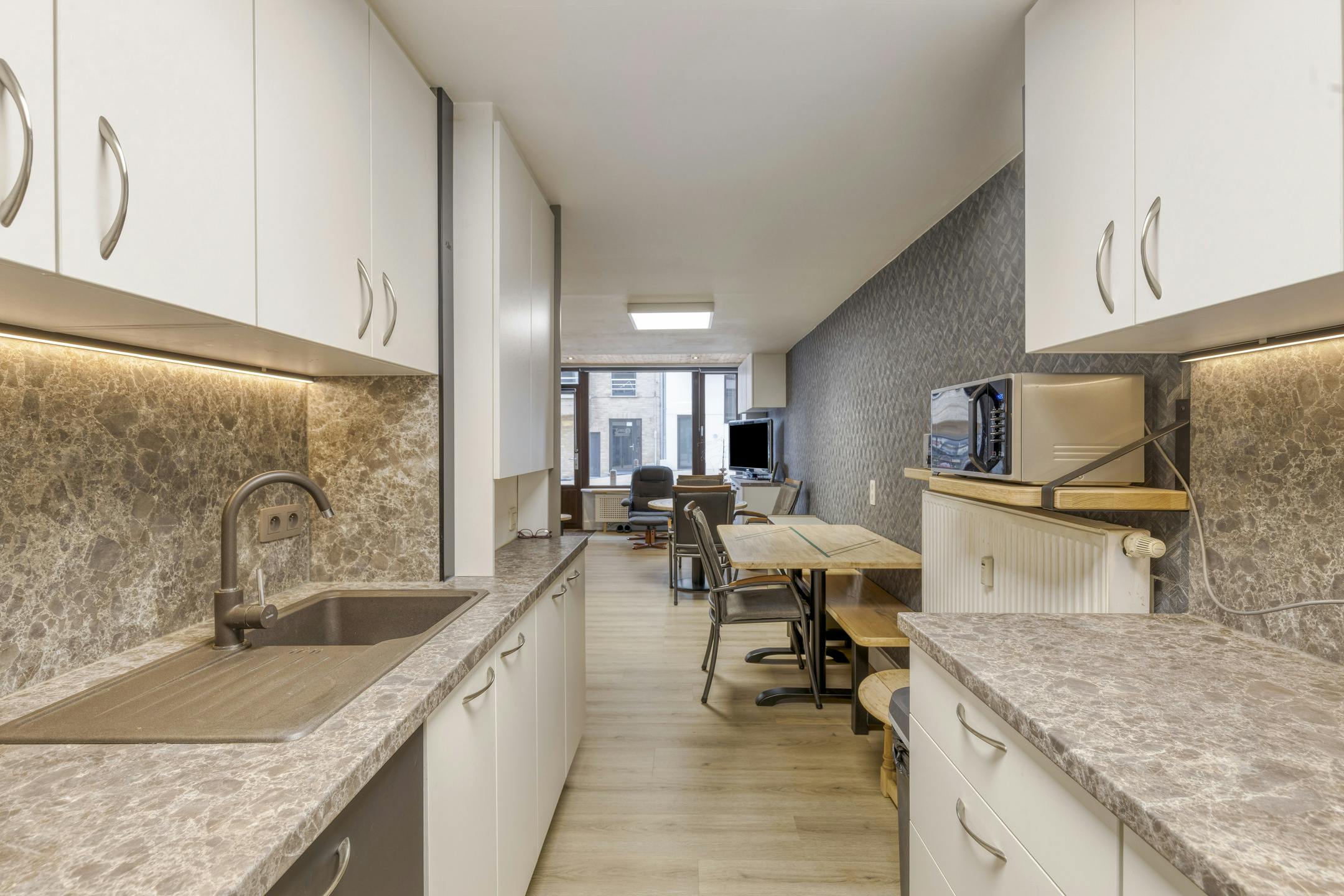 Gerenoveerd duplex appartement te koop in Blankenberge foto 4