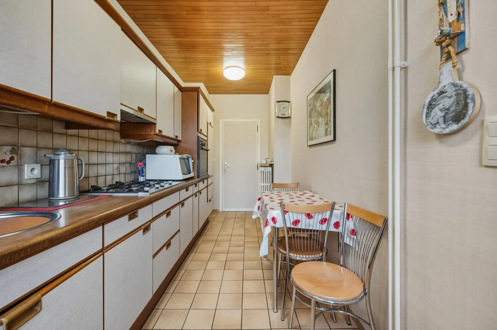 Op te frissen halfopen bebouwing op de Tiense stadsrand foto 13