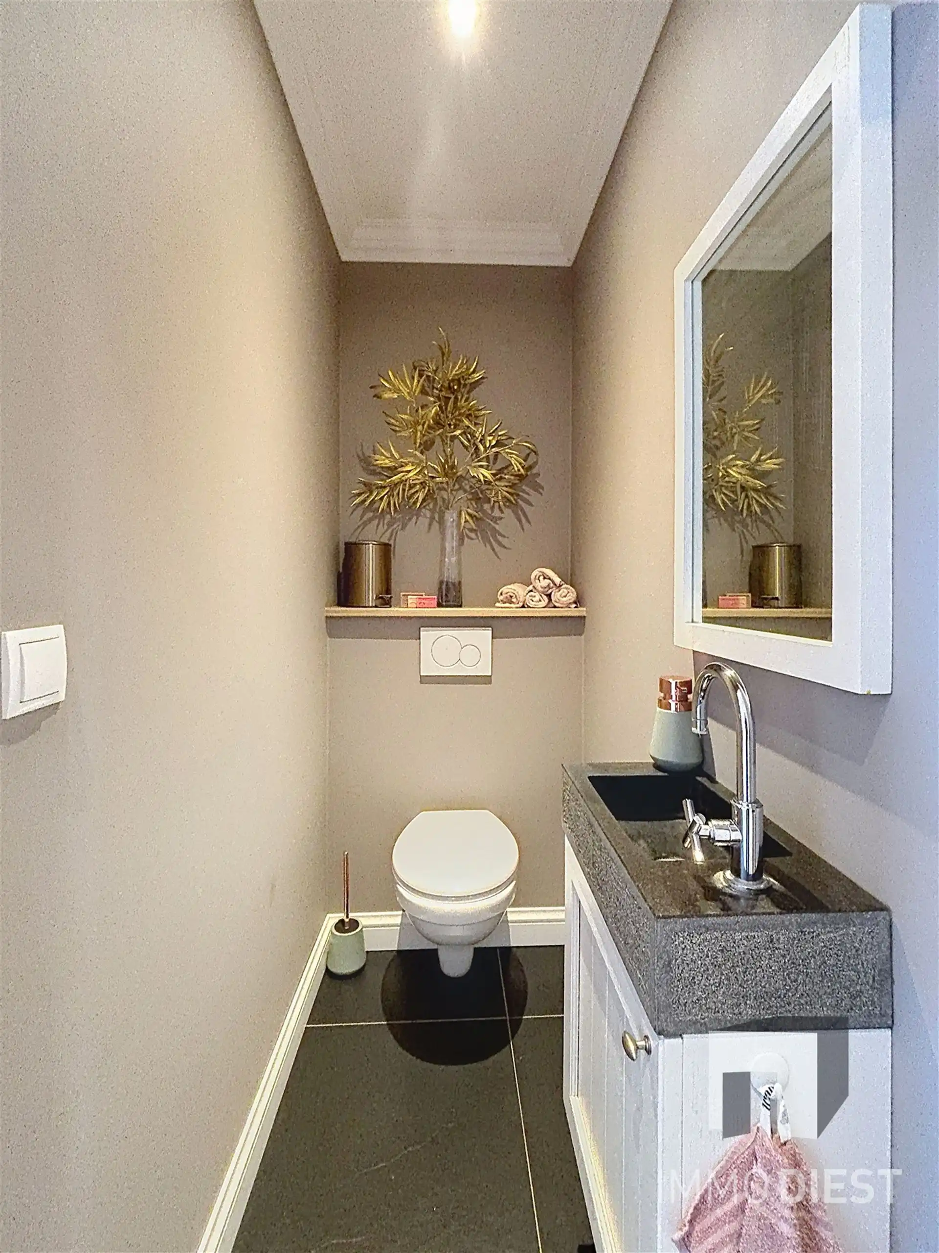 Charmante, instapklare gezinswoning met 3 ruime slaapkamers op 8a 52ca. foto 12