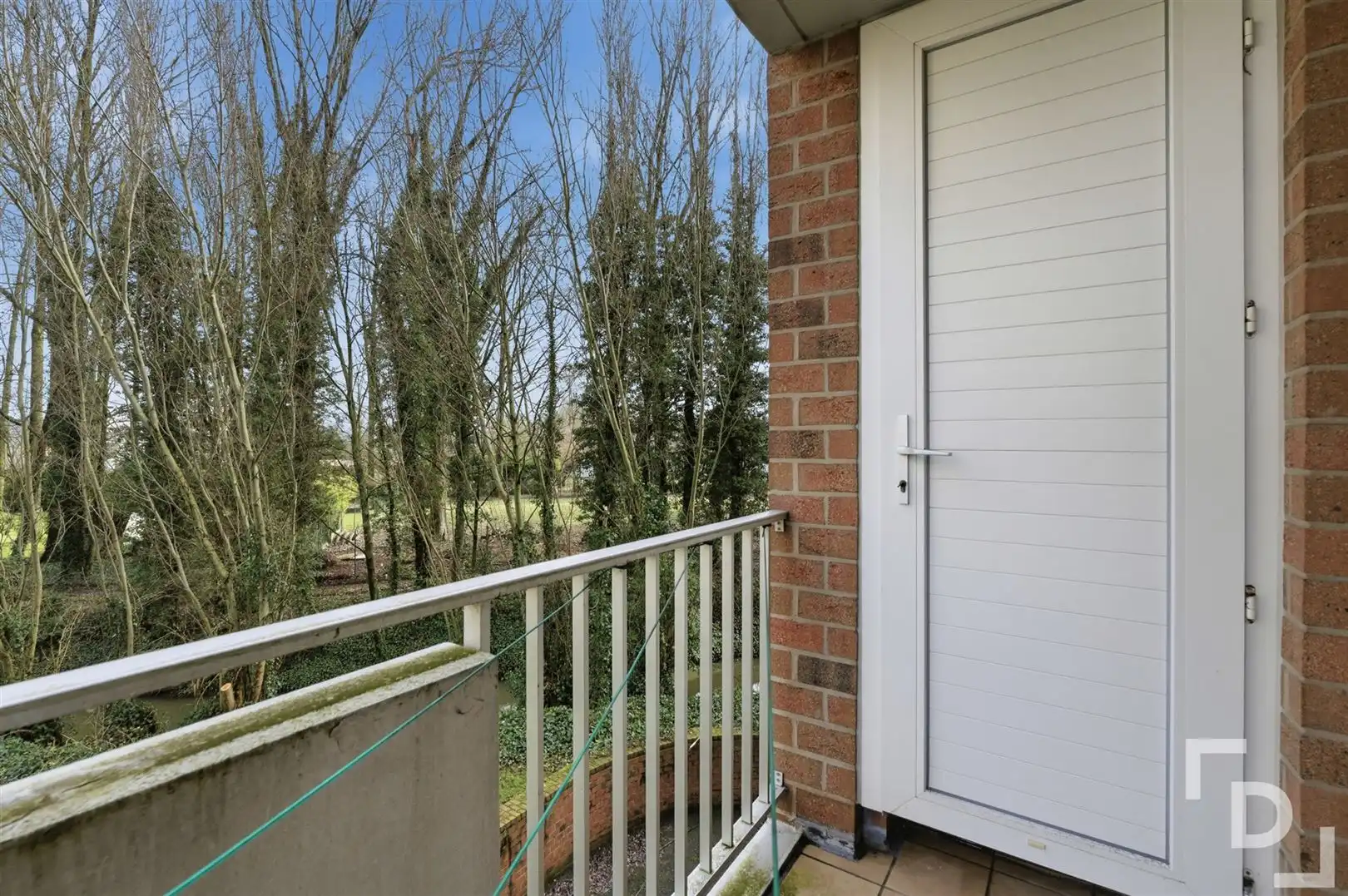 Ruim appartement met 3 slaapkamers en garage te koop in de groene omgeving van Ieper. foto 17