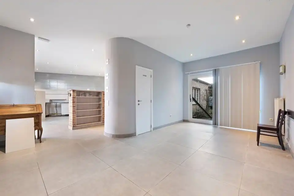 RUIM HANDELSPAND MET WOONST OP TOPLOCATIE IN ZOUTLEEUW foto 4