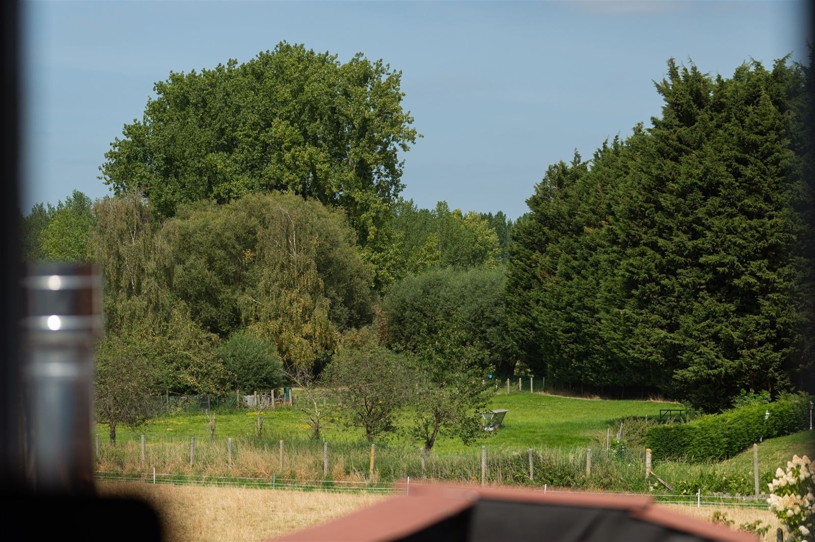 Modern afgewerkte en gerenoveerde gezinswonig met tuin op 2are93 foto 16