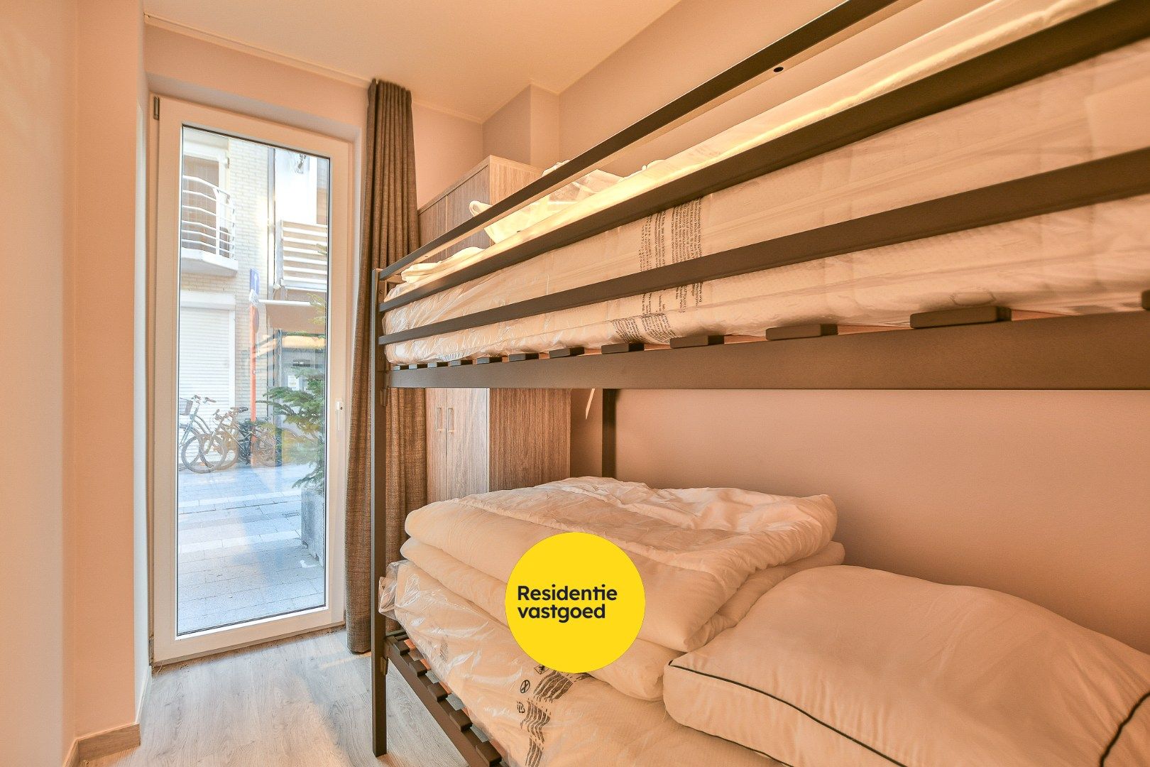 Gerenoveerd appartement met 2 slaapkamers te koop op toplocatie te Blankenberge!  foto 12