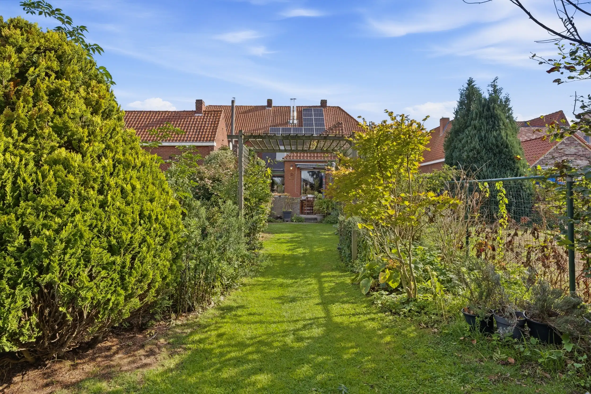 Eengezinswoning met 3 slaapkamers en ruime tuin foto 13