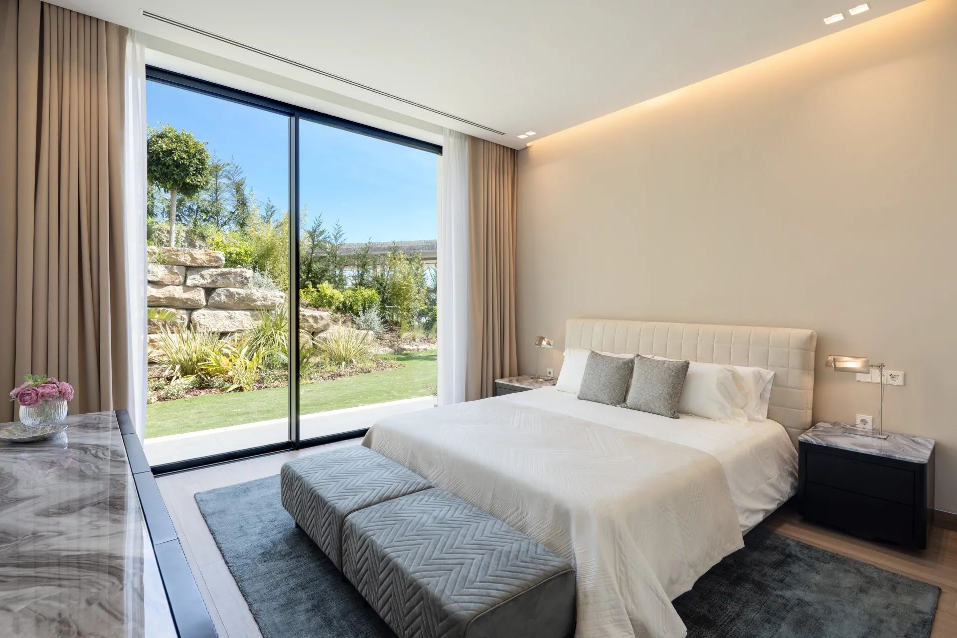 Adembenemende designvilla in exclusief Los Flamingos – waar modern wonen en luxe samenkomen aan de Costa del Sol foto 13