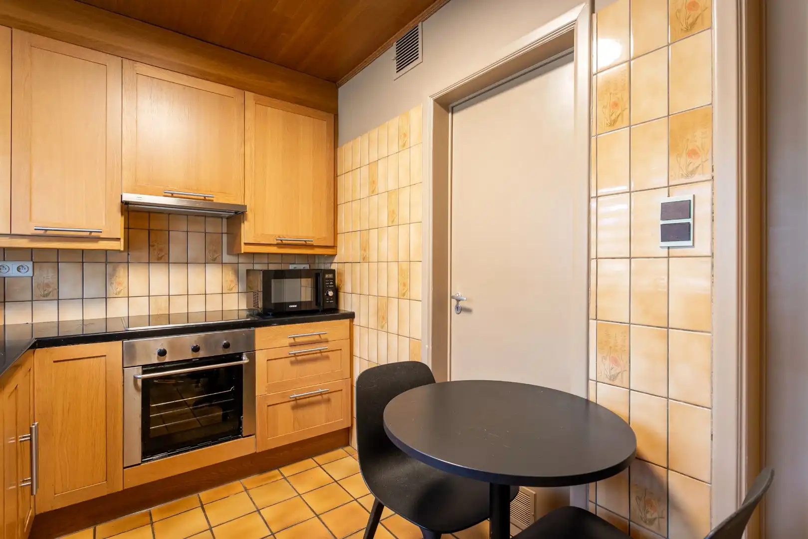 Solide 3-gevel woning met 3 slaapkamers, tuin en garage nabij centrum Halle foto 12