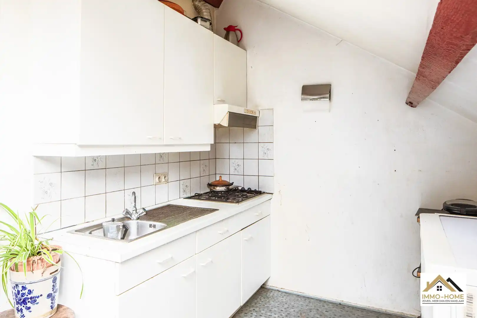 Opbrengsteigerndom met vijf appartementen foto 26