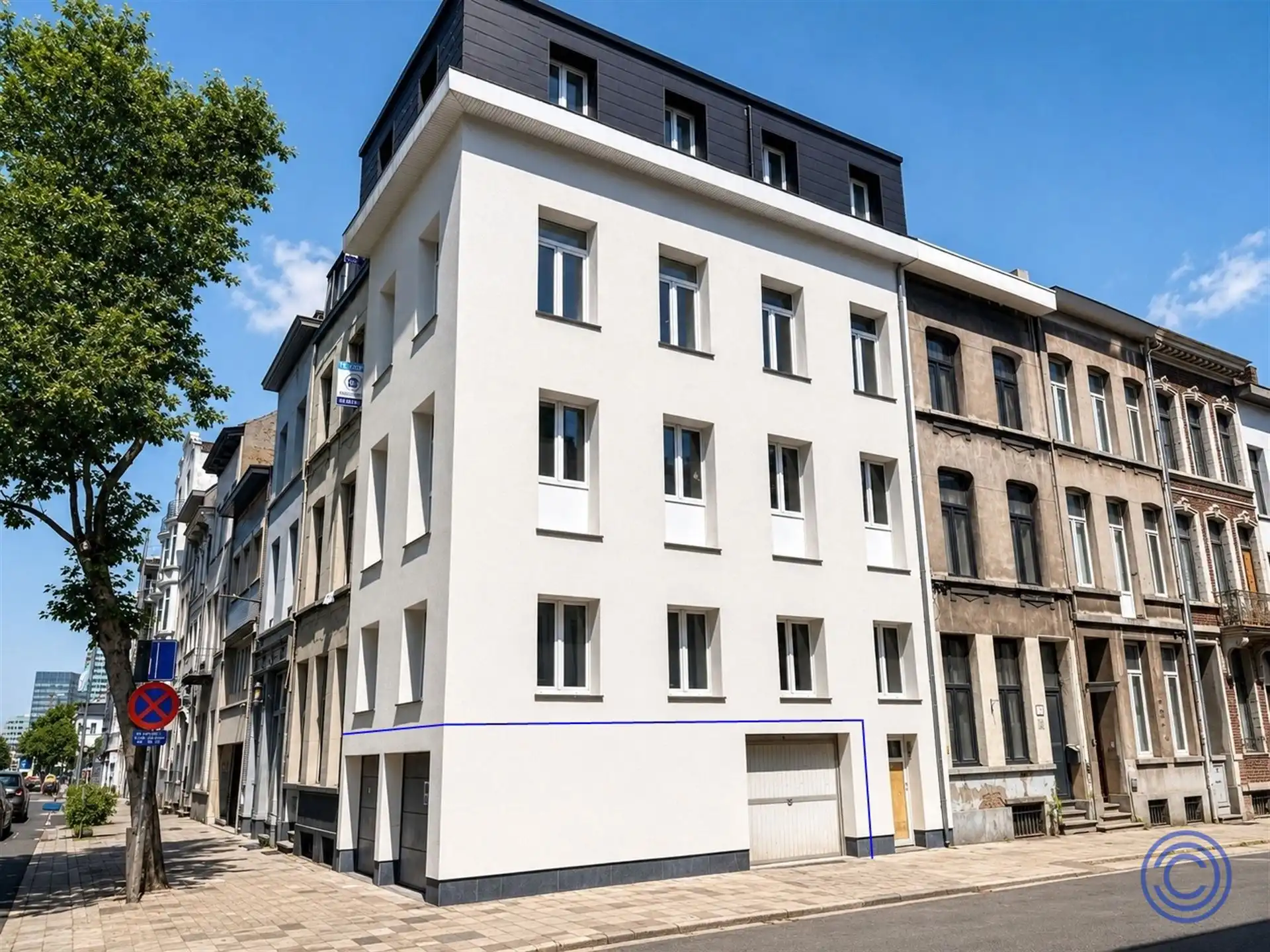 3 garageboxen/magazijn ca. 50m² op strategische ligging! foto {{pictureIndex}}
