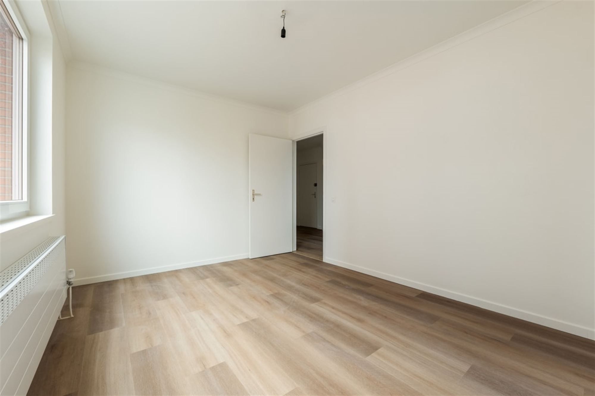 KNAP APPARTEMENT MET 2 SLKS EN PARKEERPLAATS VLAKBIJ HET CENTRUM VAN SINT-TRUIDEN  foto 17