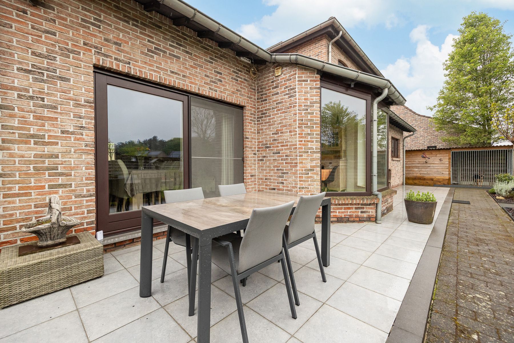 Woning met 2 slaapkamers en garage op 557 m2 grond foto 34