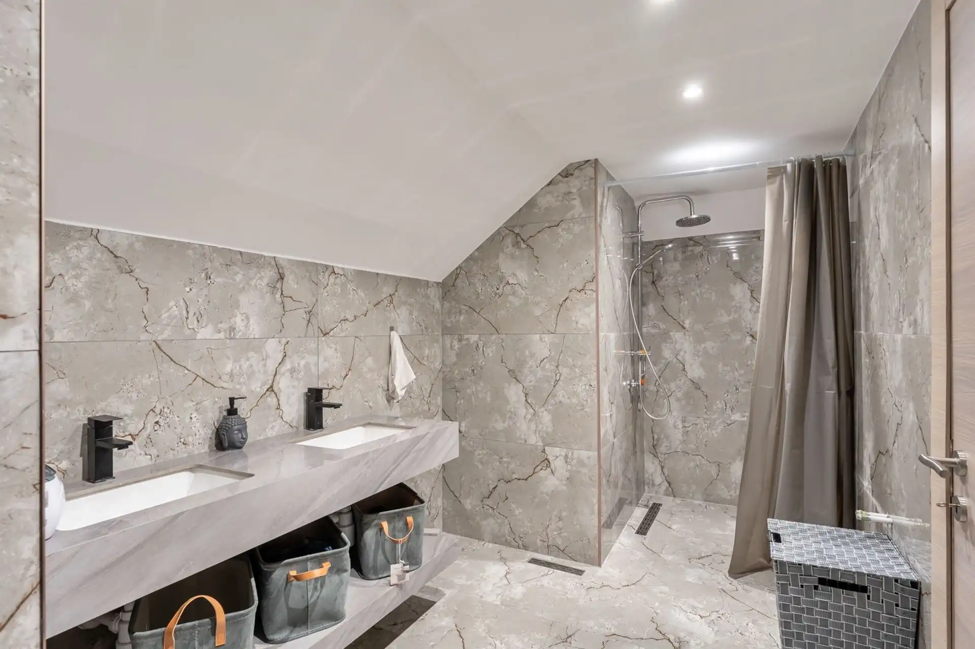 Vrijstaande eengezinswoning te Zelem. foto 21